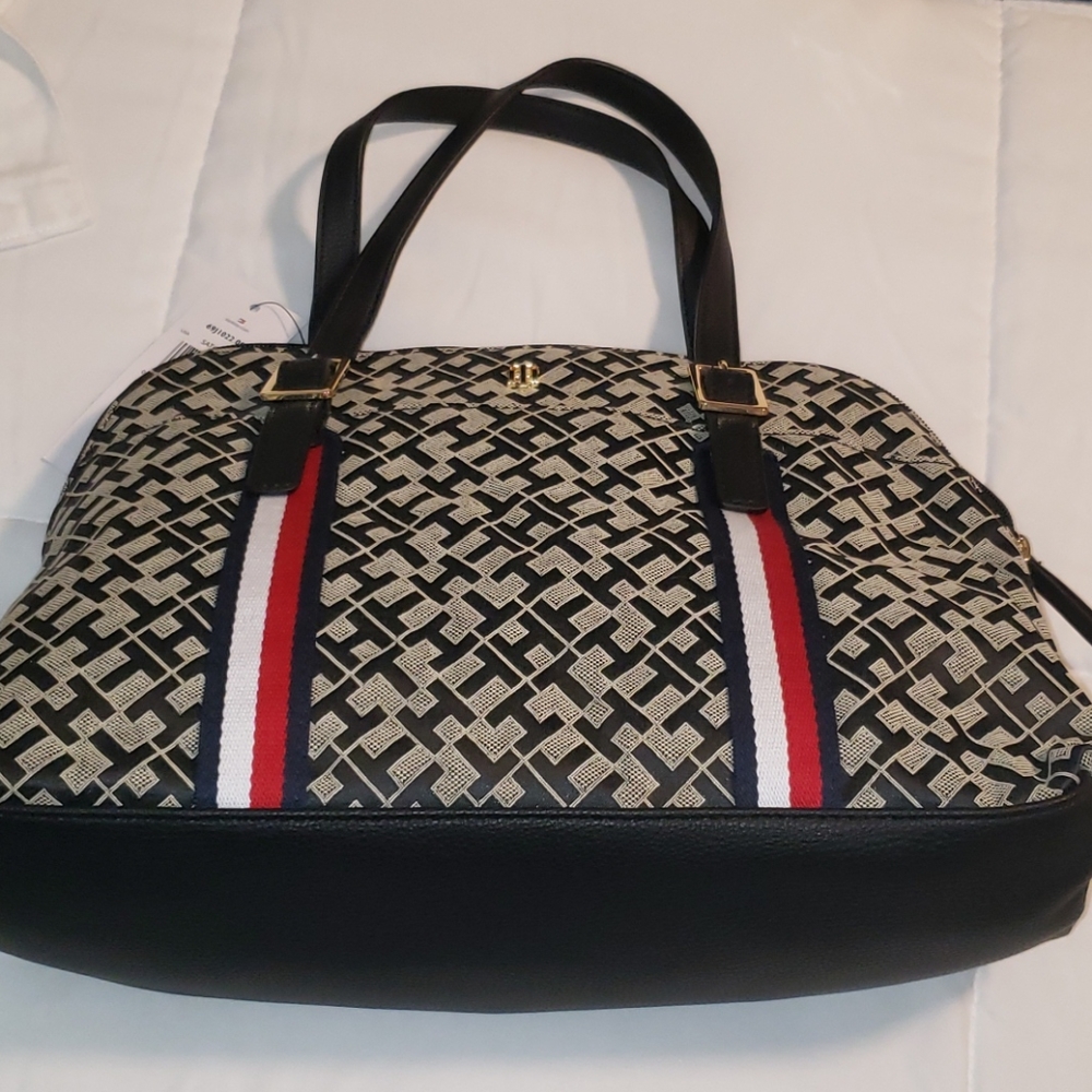 Tommy Hilfiger purse